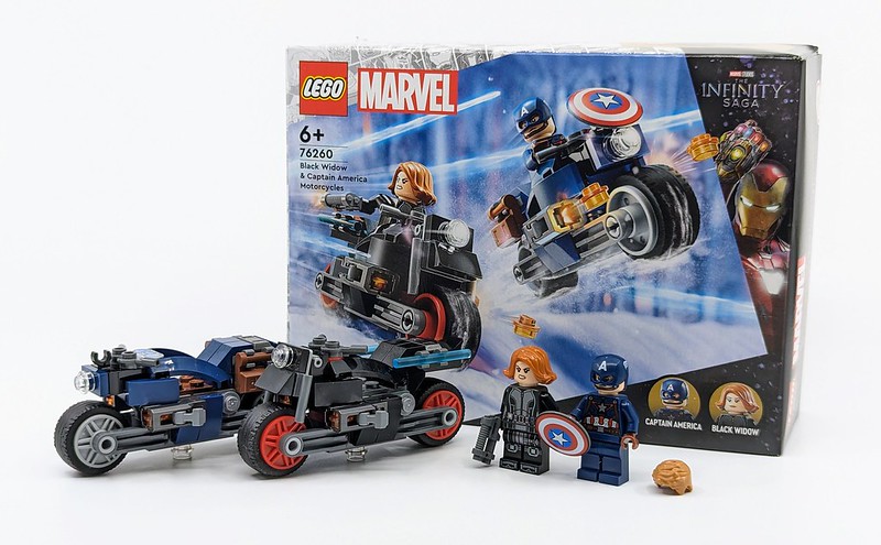 76260: Black Widow & Captain America Motorcycles