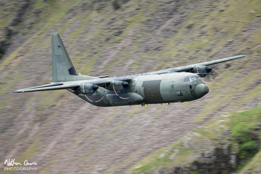 RAF Hercules ZH867 low level in Northern England