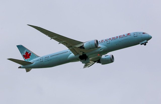 Air Canada Boeing 787-9 C-FNOI