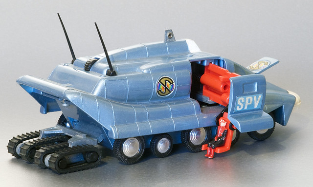 Dinky Toys No. 104 Spectrum Pursuit Vehicle rear view, 