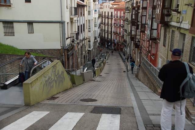Die höher gelegenen Quartiere Santanders sind mit Rollbändern und Rolltreppen erschlossen