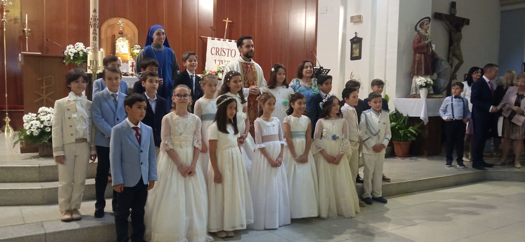 España - Primeras comuniones en la parroquia San Vicente Mártir, de Paracuellos de Jarama