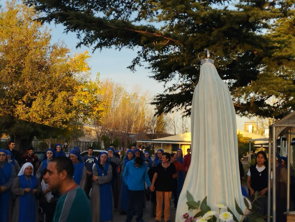 Argentina - Procesión de la Virgen de Fátima en el Hogar San Martín de Tours
