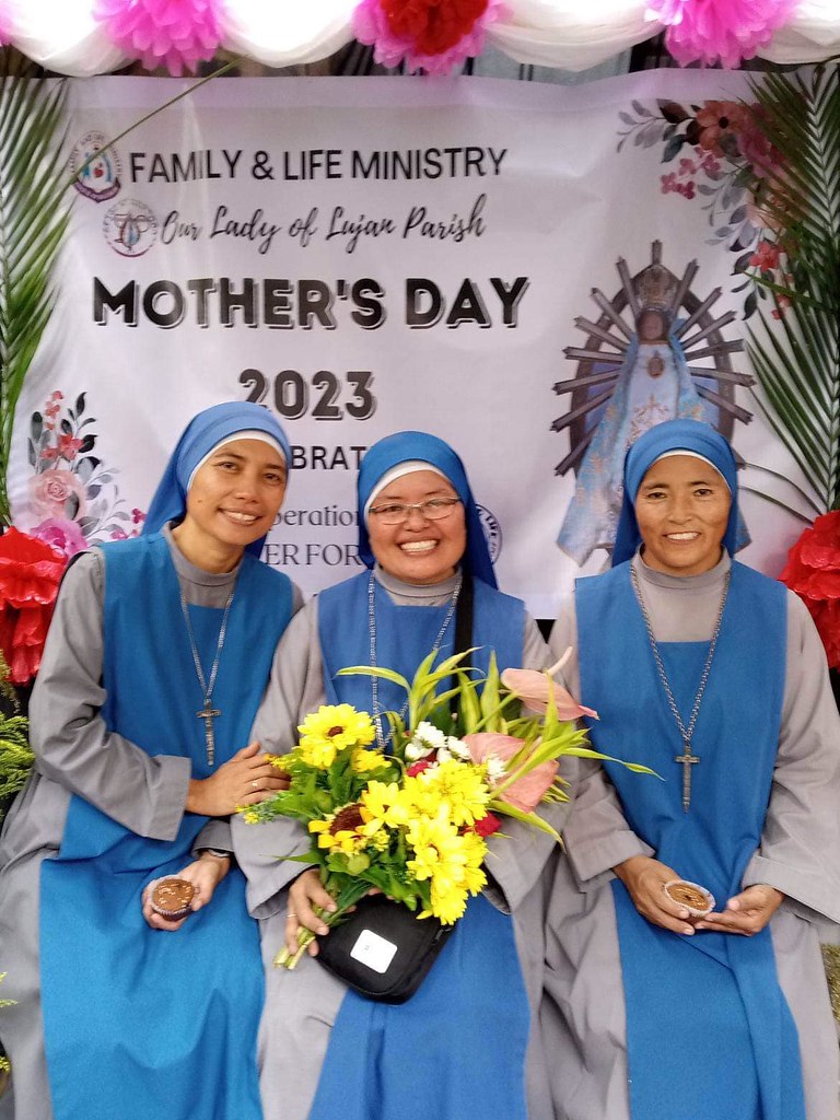 Filipinas - Día de las Madres en la Parroquia N.S. de Luján