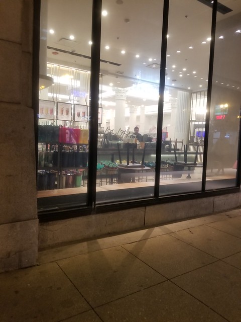 Starbucks - ground level, Marshall Field Co building, Chicago