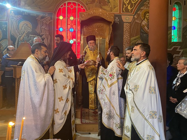 Εσπερινός Εορτής των Αγίων Κωνσταντίνου και Ελένης στο πανηγυρίζον Παρεκκλήσιο του Επισκοπείου της Νέας Περάμου 2023
