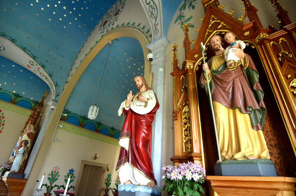 St. Cyril & Methodius altar2