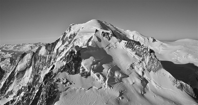 Le massif du Mont-Blanc vu du ciel