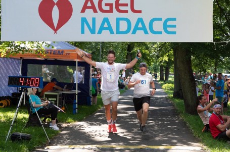 Charitativní běh Těšínská osmička NADACE AGEL přidává dětský běh
