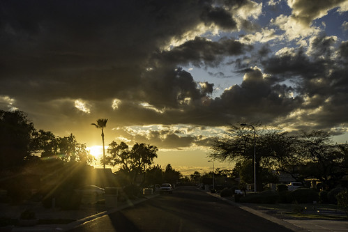sunset sunsetlight sunstreaks arizona arizonascenery arizonasky allofarizonaphotography clouds