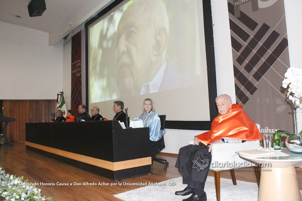 Doctorado Honoris Causa a Don Alfredo Achar por la Universidad Anahuac  (95)