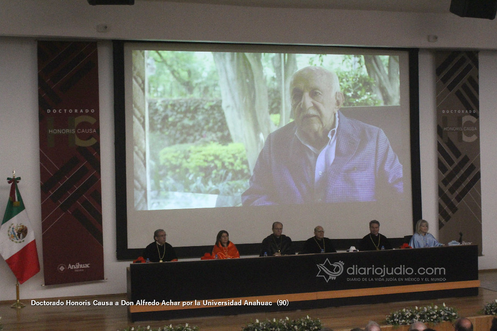 Doctorado Honoris Causa a Don Alfredo Achar por la Universidad Anahuac  (90)