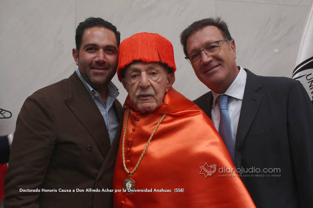 Doctorado Honoris Causa a Don Alfredo Achar por la Universidad Anahuac  (558)