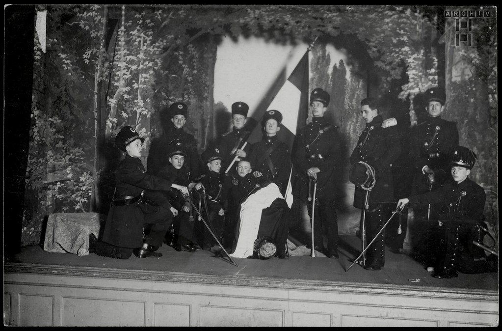 ArchivTappen35(1F)48 Theaterspiel, Uniform, Jugendliche, Deutschland, 1910er