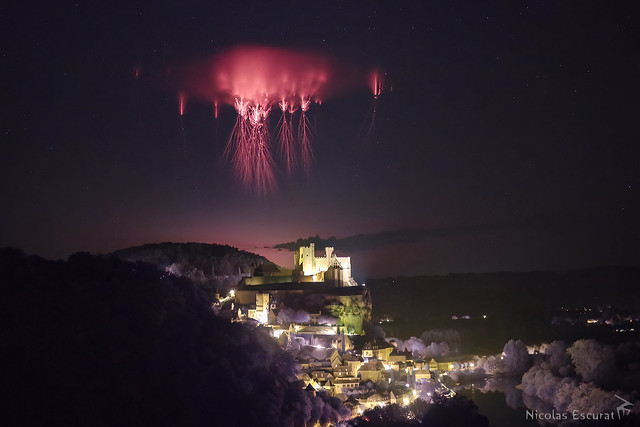 Sprite above the castle of Beynac