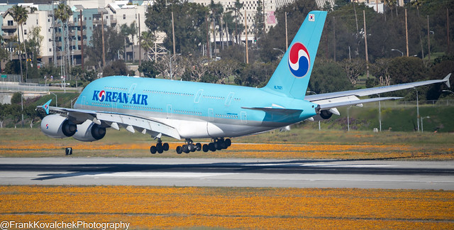 Korean Air A-380 landing at LAX