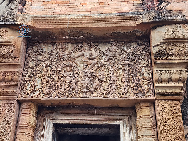Prasat Sikhoraphum palace surin