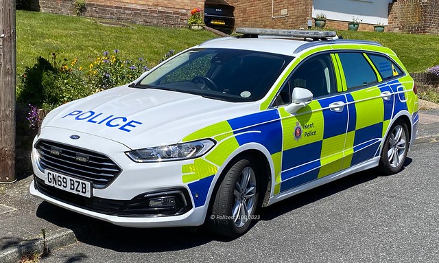Kent Police Dog Section Ford Mondeo GN69 BZB (SD)