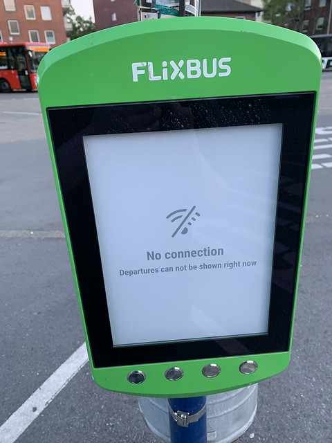 Elektronische Fahrplananzeige Flixbus - Defekt