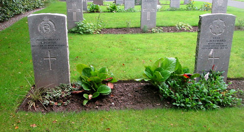Pair of War Graves Milton of Buchanan Cemetery