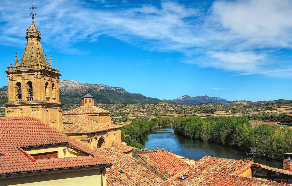 El mirador de Briñas junto al rio Ebro.  La Rioja.