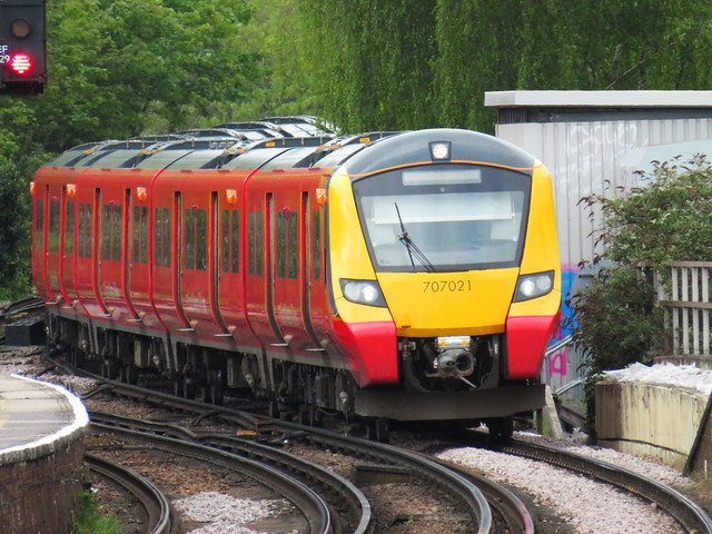 SWR 707021 - KINGSTON STATION - TUE 2ND MAY 2023