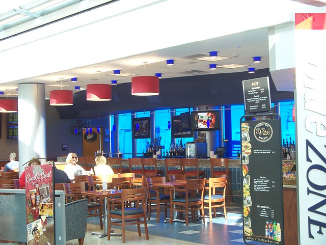 Buffalo Niagara International Airport - Vito's Gourmet Deli Market