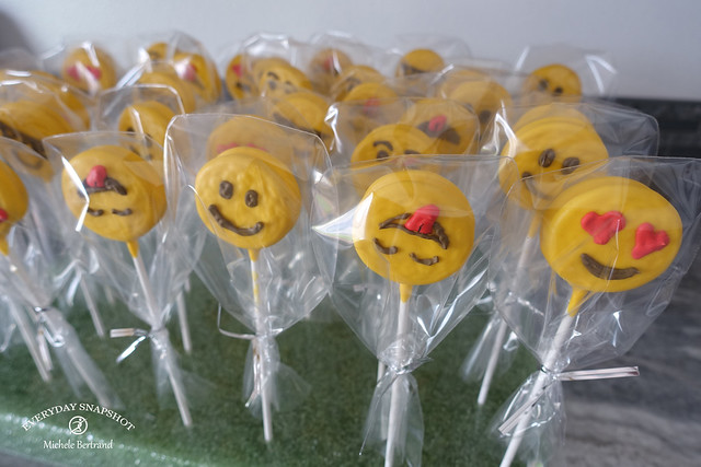 Emoji Cookies (12)
