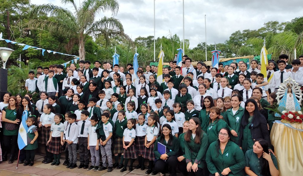 Argentina - Día de la Patria con el Bachillerato San Miguel Arcángel