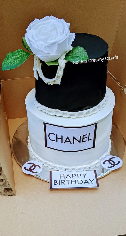 Cake by Golden Creamy Cakes