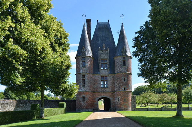 Château de Carrouges (Orne) - Le châtelet d'entrée (explore 29-05-23)