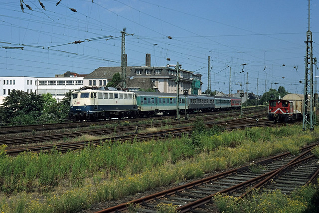 110 484-3 + RB 8420, Aachen Rothe Erde, 20/07/1998