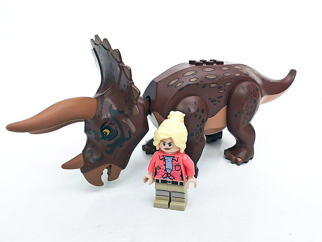 LEGO Jurassic Park Triceratops Research (75959)