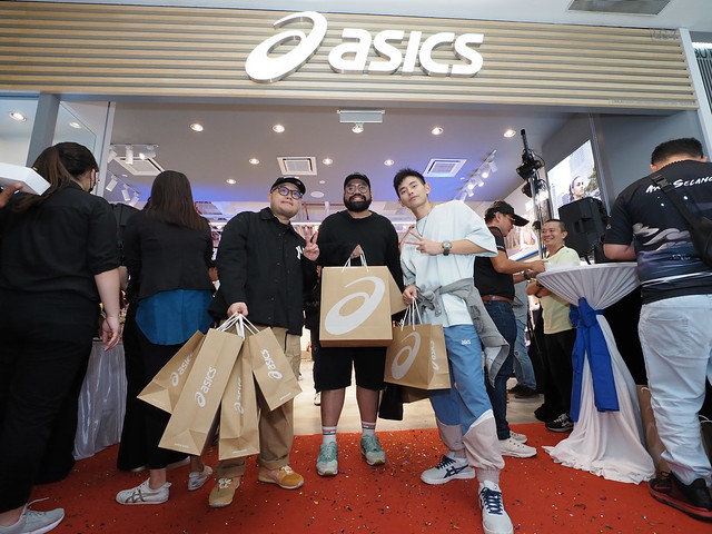 ASICS IOI Store Opening Ceremony (11)