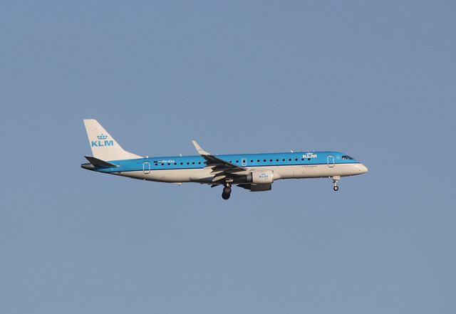 PH-EXA, KLM ERJ-190 landing at Amsterdam Schiphol, 07 June 2015,