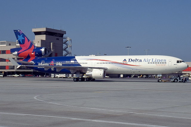 N812DE - McDonnell Douglas MD-11P - Delta - KATL - Aug 1995