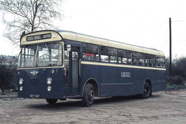 United Services ( Bingley ) . Kinsley , West Yorkshire . SWT704F . Kinsley garage yard , West Yorkshire . April-1978 .