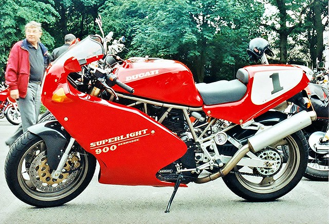 Ducati Superlite 900 Desmodue