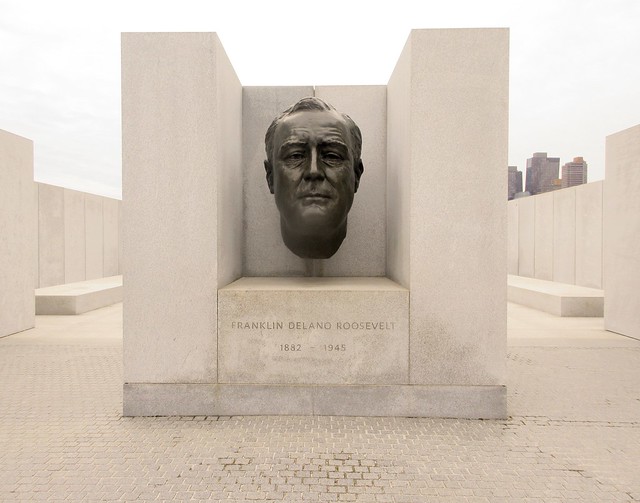 2023 FDR Hope Memorial Sculpture - Roosevelt Island East River 8311A