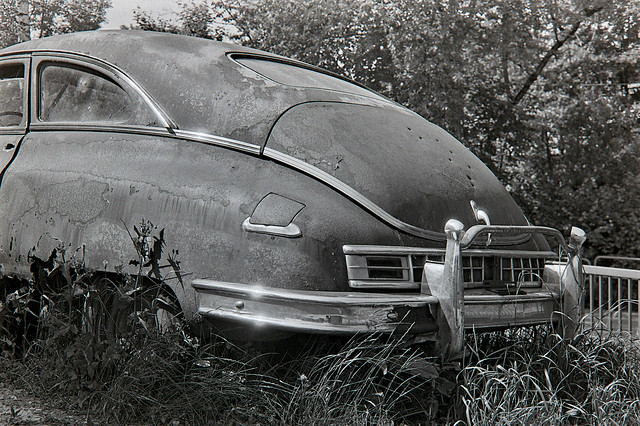Packard mit Einschußlöchern