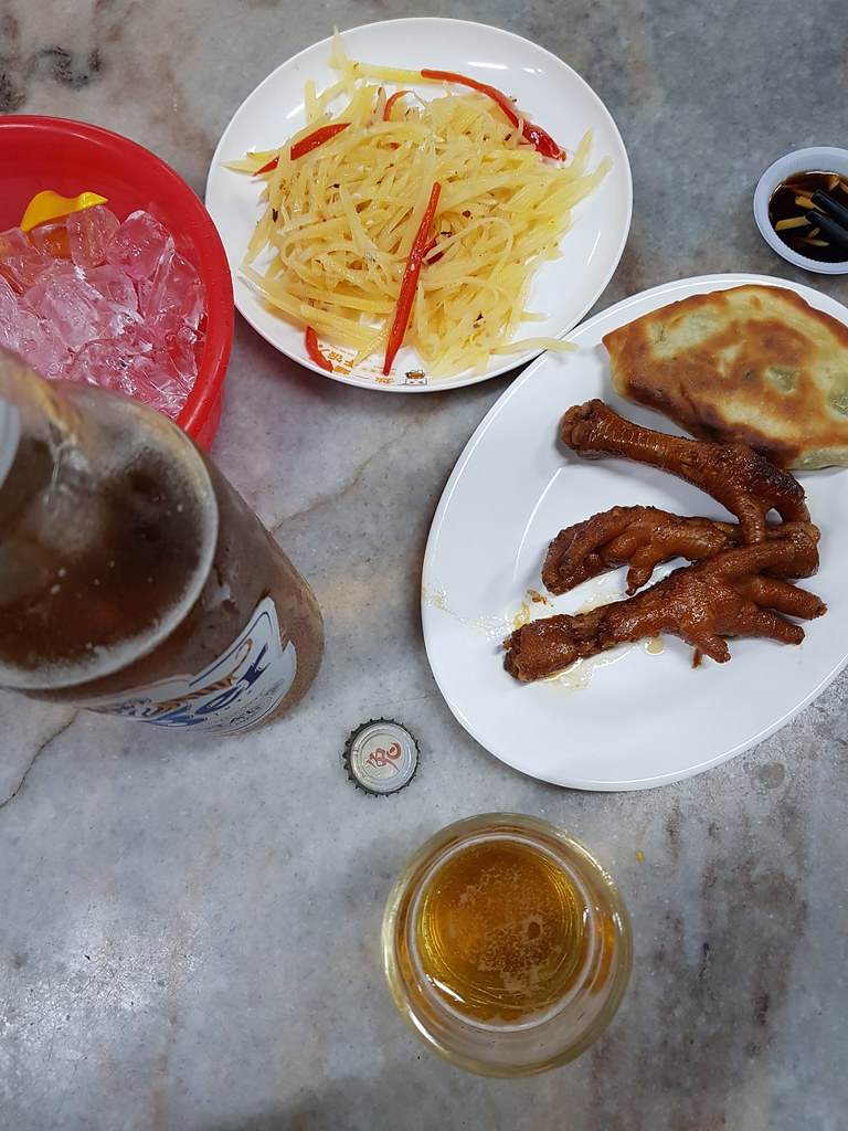 虎牌晶纯啤酒 Tiger Crystal rm$16 & 中國小吃 China Beer Bites rm$6 @ 中國外婆小吃 in 老蒲種美食中心 Old Puchong Food Avenue in Puchong Bandar Puteri