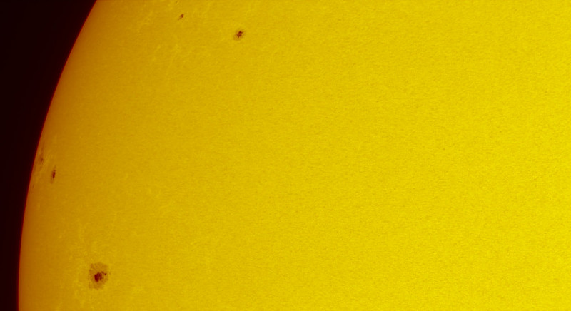 Sun 31.5.2023 - Sunspots AR3320, AR3323 and AR3321 (white light)