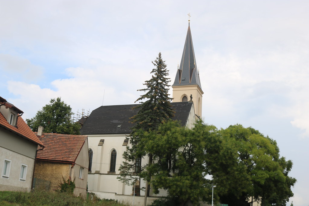 Kostel sv. Jakuba Staršího nacházející se ve Stodůlkách