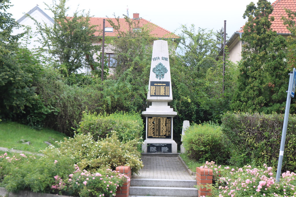 Pomník obětem 1. světové války nacházející se ve Stodůlkách