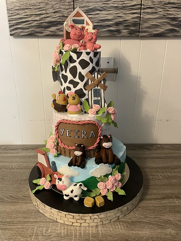 Cake by Lidis Sweets Cakes