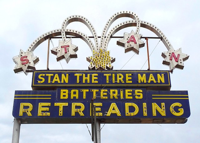 IL, Mt. Vernon-Stan the Tire Man Neon Sign
