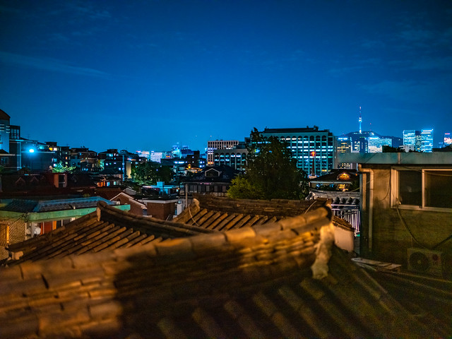 At night in Bukchon