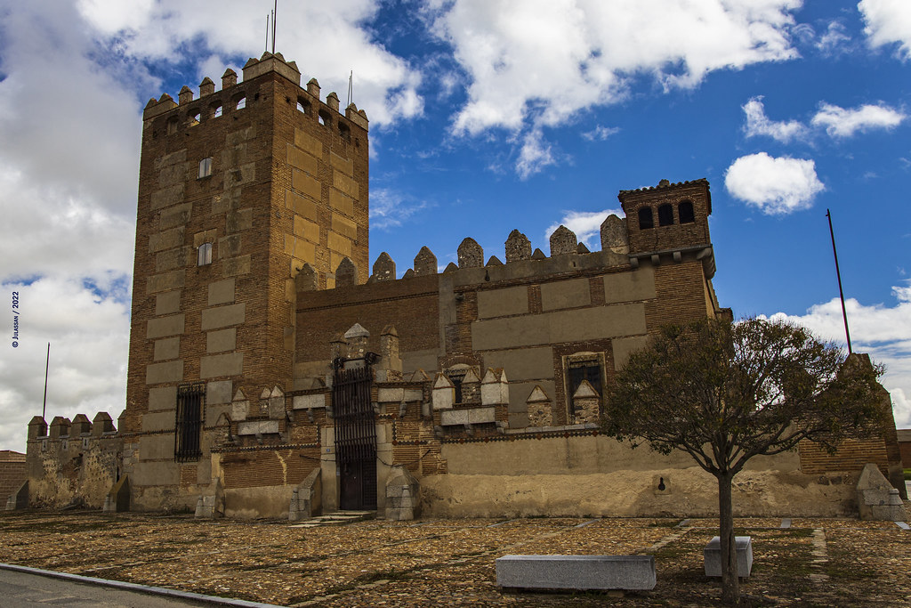 Castillo de Narros de Saldueña