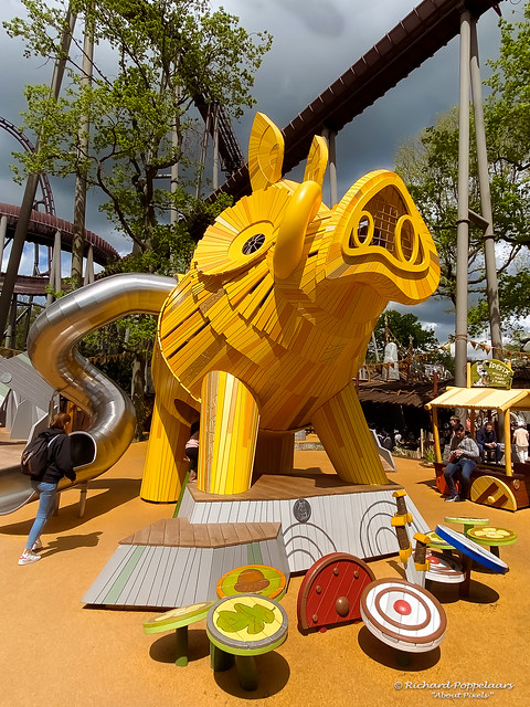 A golden wildboar - Parc Asterix (Plailly/FR)