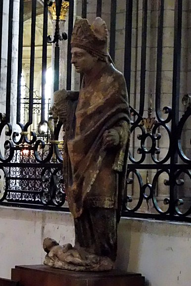 16 - Sens - Cathédrale Saint-Etienne - Statue de Saint Nicolas, Pierre, 16ème siècle